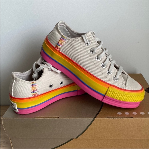 MultiColor Platform Converse  Low-Top Sneakers Women - Sz 5 - Picture 2 of 10